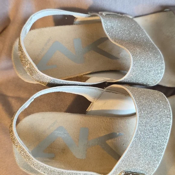 Anne Klein Women's Cream and Gold Sandals - Picture 2 of 6